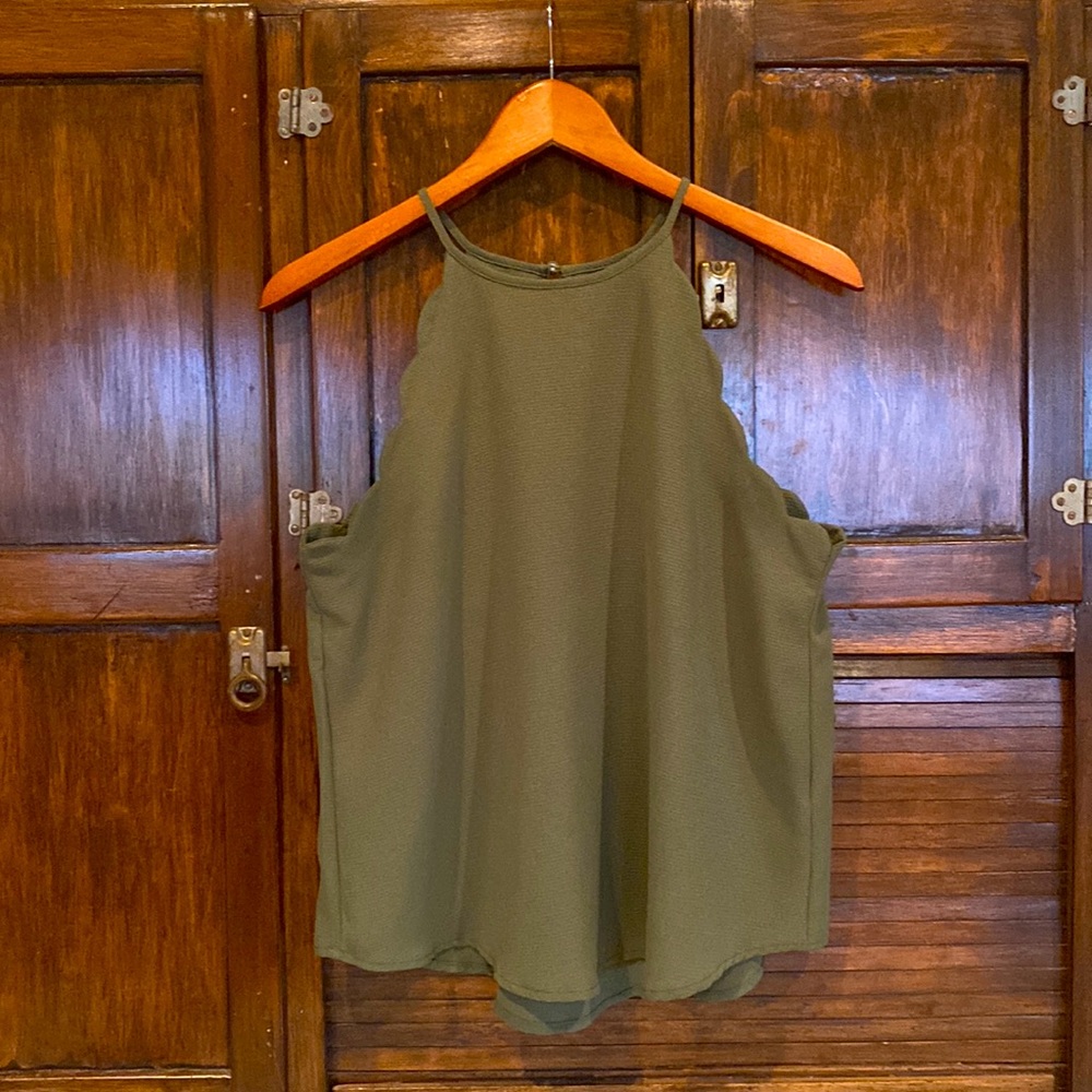 Green tank top M